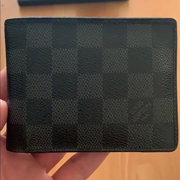 Louis Vuitton wallet for men - Picture 1 of 5